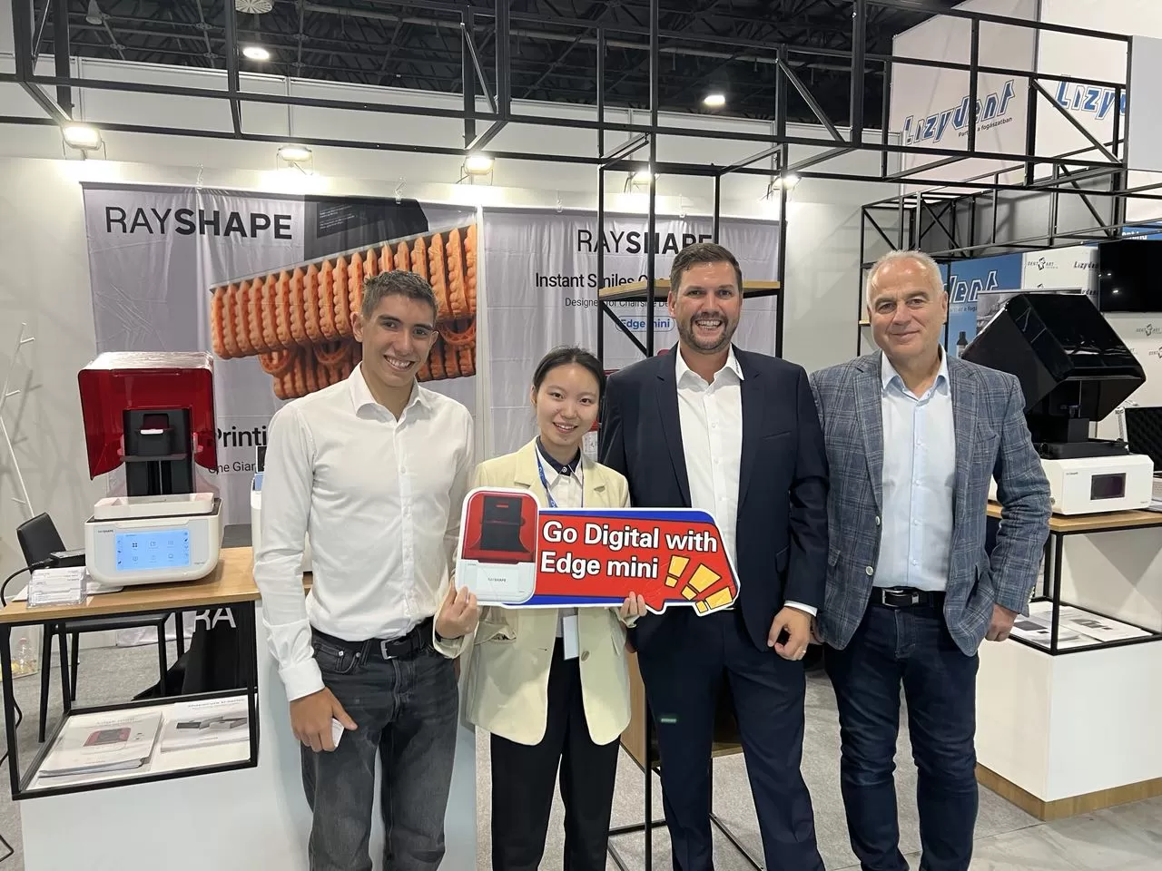 rayshape-breaks-through-with-high-cost-performance-edge-mini-becomes-the-focus-of-dental-world-in-hungary 01.jpg rayshape-breaks-through-with-high-cost-performance-edge-mini-becomes-the-focus-of-dental-world-in-hungary 01.jpg